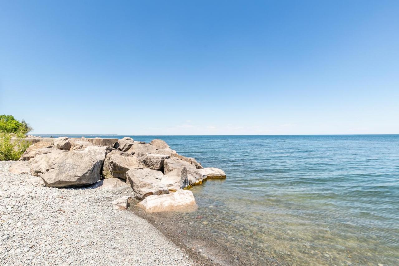 Modern Hamilton Homes Lake Ontario Shore By Globalstay Экстерьер фото