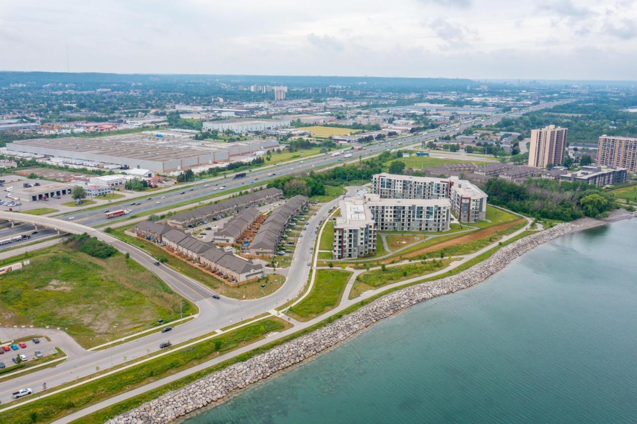 Modern Hamilton Homes Lake Ontario Shore By Globalstay Экстерьер фото