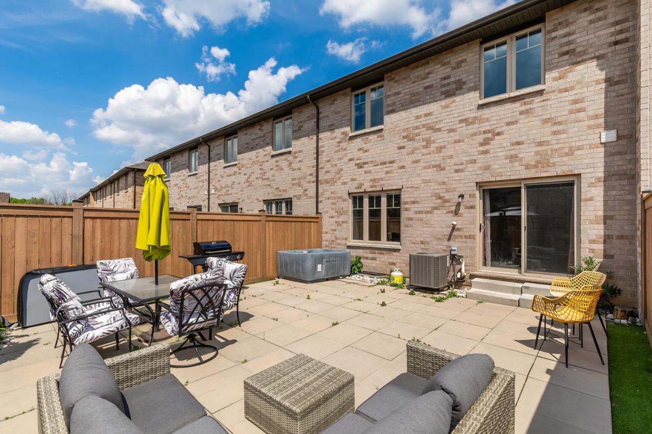 Modern Hamilton Homes Lake Ontario Shore By Globalstay Экстерьер фото