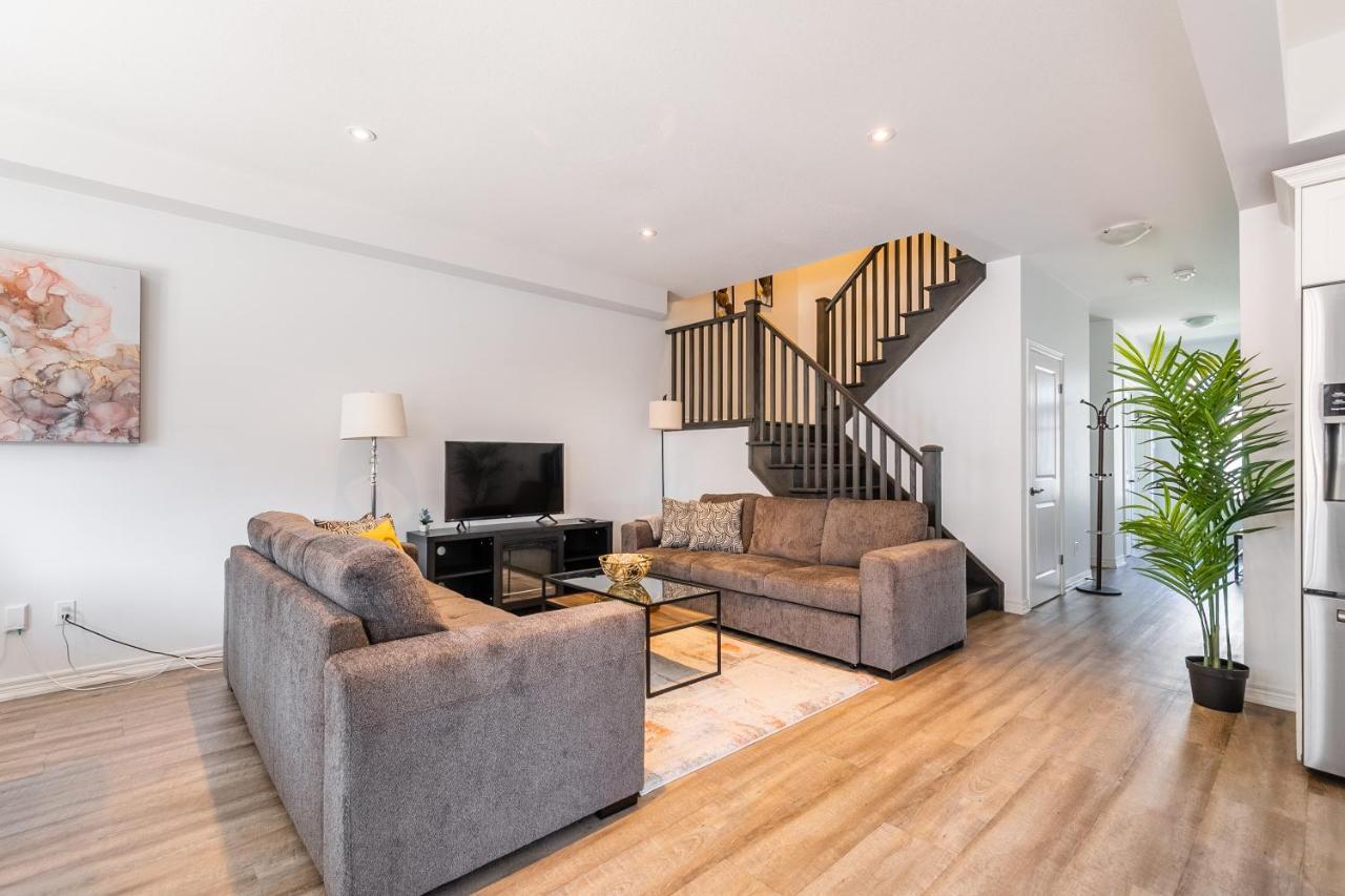 Modern Hamilton Homes Lake Ontario Shore By Globalstay Экстерьер фото