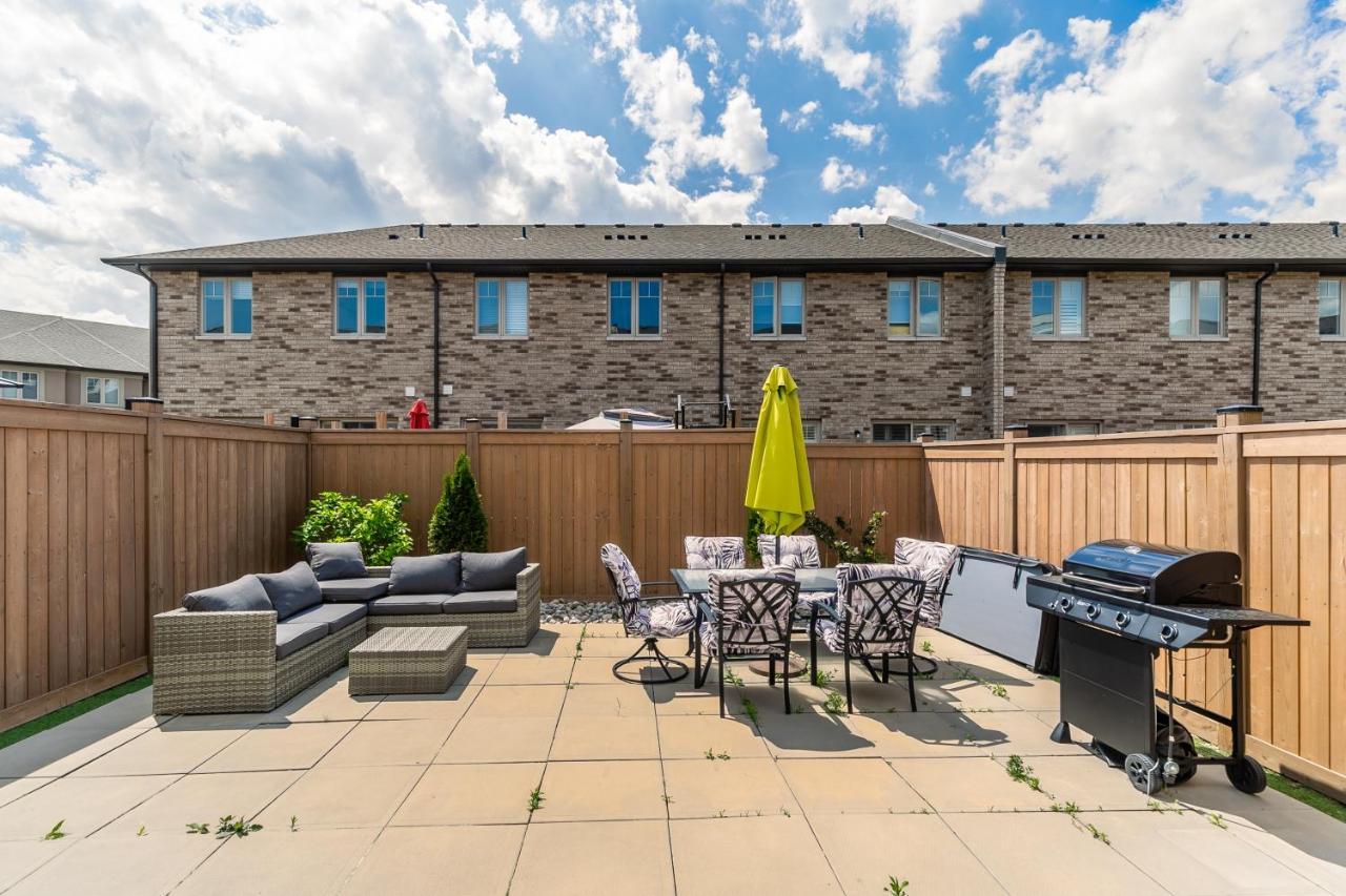 Modern Hamilton Homes Lake Ontario Shore By Globalstay Экстерьер фото