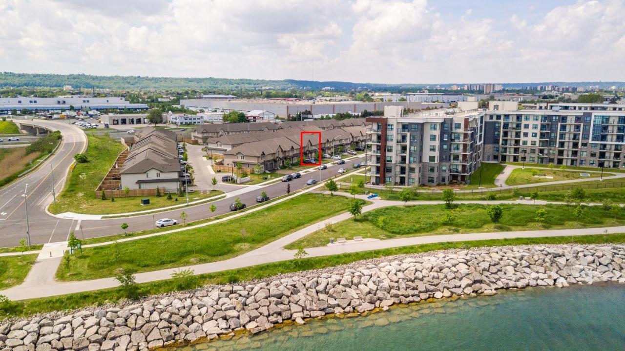 Modern Hamilton Homes Lake Ontario Shore By Globalstay Экстерьер фото