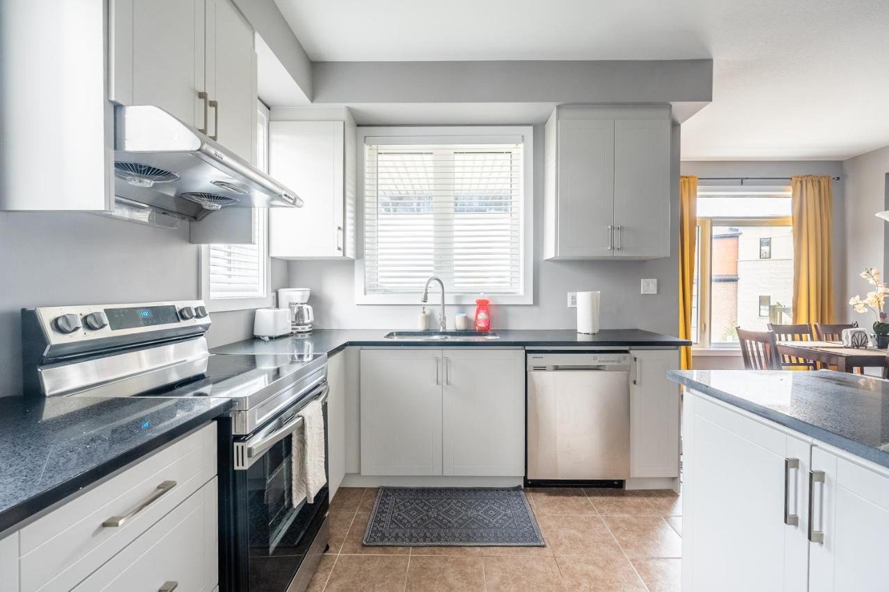 Modern Hamilton Homes Lake Ontario Shore By Globalstay Экстерьер фото