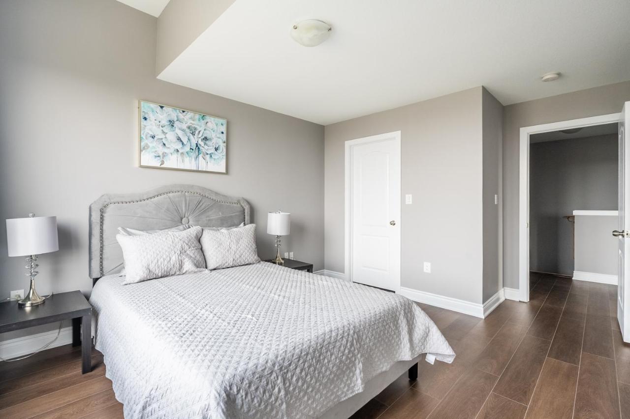Modern Hamilton Homes Lake Ontario Shore By Globalstay Экстерьер фото