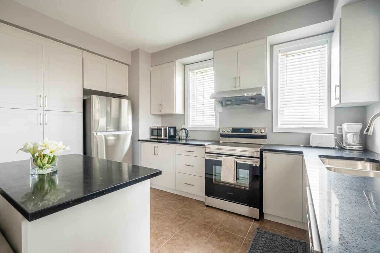 Modern Hamilton Homes Lake Ontario Shore By Globalstay Экстерьер фото