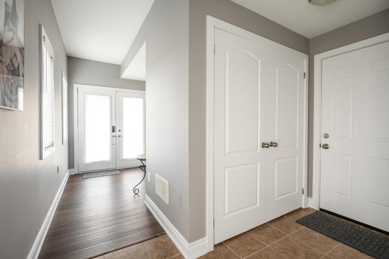 Modern Hamilton Homes Lake Ontario Shore By Globalstay Экстерьер фото