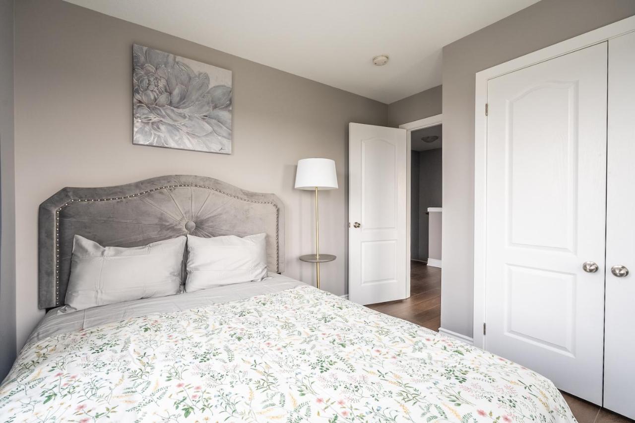 Modern Hamilton Homes Lake Ontario Shore By Globalstay Экстерьер фото