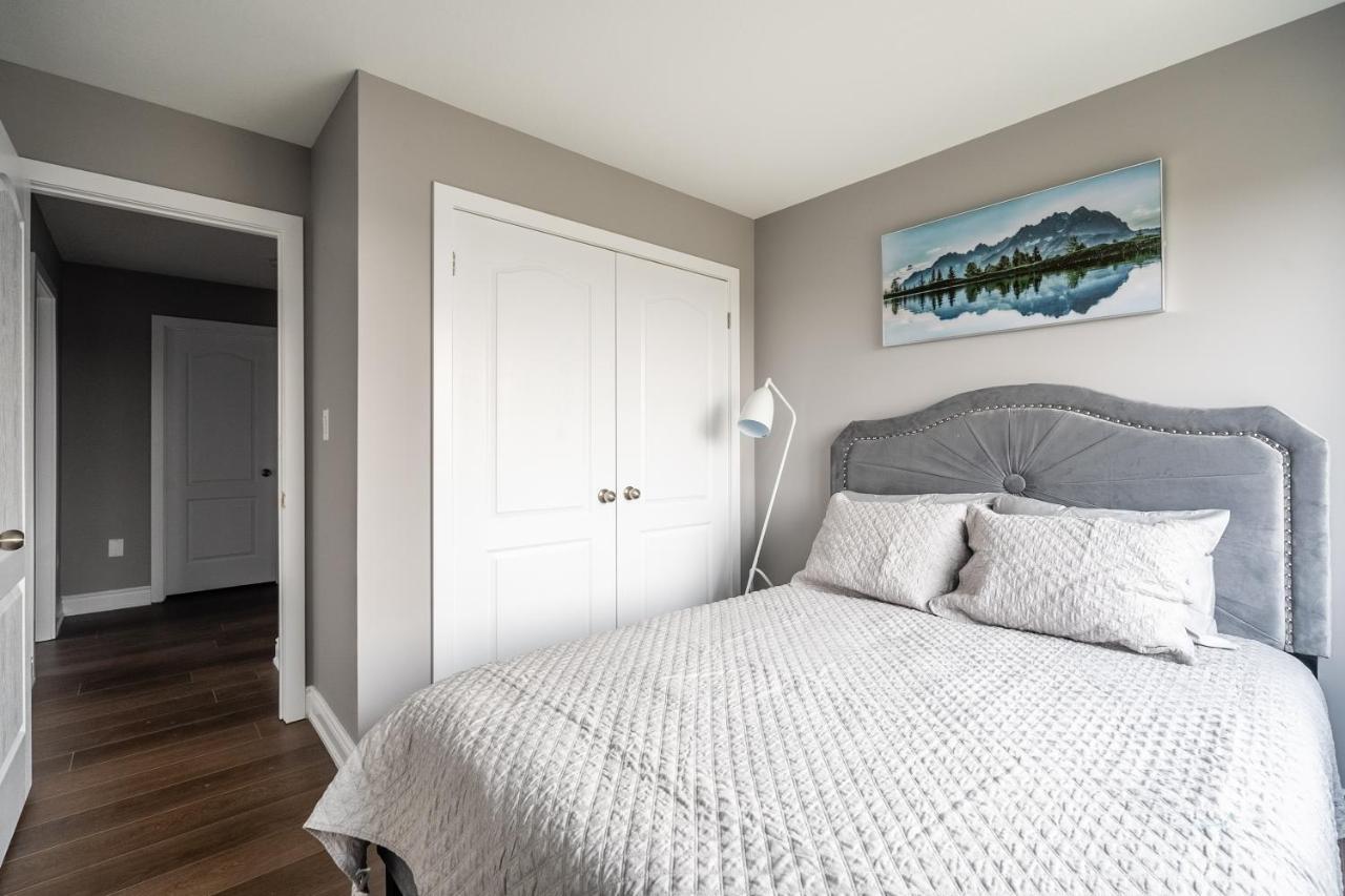 Modern Hamilton Homes Lake Ontario Shore By Globalstay Экстерьер фото